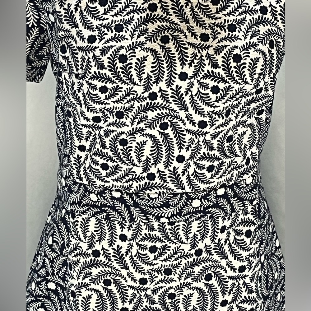 Boden Leaf Print Cap Sleeve Full Zip Fitted Bodice  Mini Dress - Picture 2 of 10